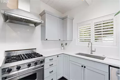 3065 NW Rio Vista Ter, Portland, OR 97210 - Photo 13