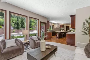9004 SW Lancelot Ln, Portland, OR 97219 - Photo 11