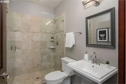 9004 SW Lancelot Ln, Portland, OR 97219 - Photo 13