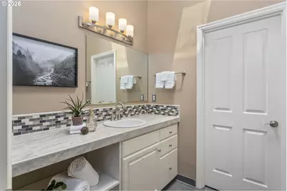 9004 SW Lancelot Ln, Portland, OR 97219 - Photo 29