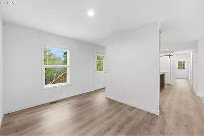 501 Haussler Rd, Kelso, WA 98626 - Photo 9