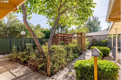 334 Van Duyn St, Eugene, OR 97401 - Photo 41