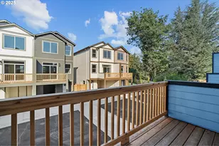 11189 SE Stark St, Portland, OR 97216 - Photo 11