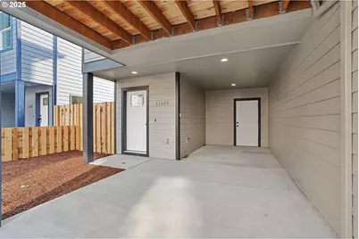 11189 SE Stark St, Portland, OR 97216 - Photo 3