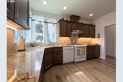 3214 Lincoln Ave SW, Bandon, OR 97411 - Photo 13