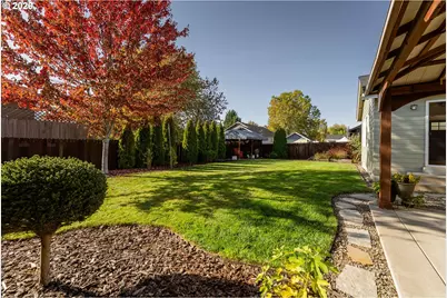 1204 E Second Ave, Sutherlin, OR 97479 - Photo 9