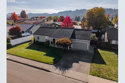 1204 E Second Ave, Sutherlin, OR 97479 - Photo 5