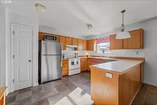 1204 E 2nd Ave, Sutherlin, OR 97479 - Photo 27