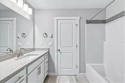 200 Black Hawk Ct, Columbia City, OR 97018 - Photo 33
