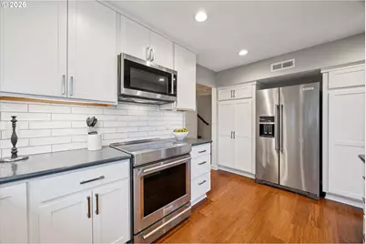 48 Eagle Crest Dr #5F, Lake Oswego, OR 97035 - Photo 13