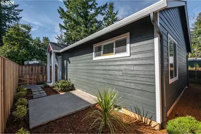 6215 SE Knapp St #B, Portland, OR 97206 - Photo 3