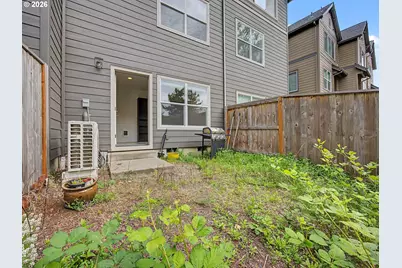 988 SW 2nd Way, Troutdale, OR 97060 - Photo 33