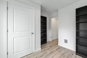 988 SW 2nd Way, Troutdale, OR 97060 - Photo 29