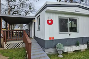 380 W Gregory Rd, Central Point, OR 97502 - Photo 1