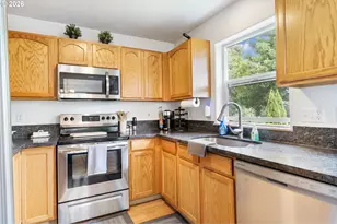 8253 N Bliss St, Portland, OR 97203 - Photo 23