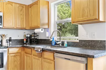 8253 N Bliss St, Portland, OR 97203 - Photo 19