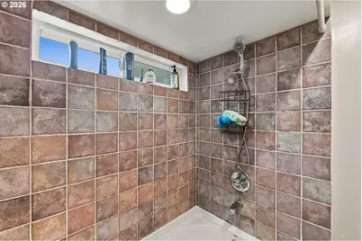 729 N 8th St, Coos Bay, OR 97420 - Photo 35