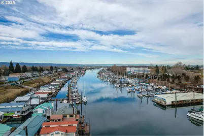 300 NE Tomahawk Island Dr #E10, Portland, OR 97035 - Photo 29