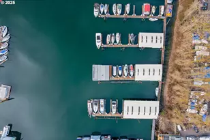 300 NE Tomahawk Island Dr, Portland, OR 97035 - Photo 31