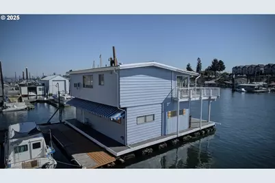 300 NE Tomahawk Island Dr #E10, Portland, OR 97035 - Photo 21