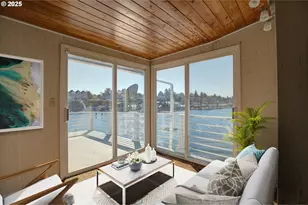 300 NE Tomahawk Island Dr, Portland, OR 97035 - Photo 13