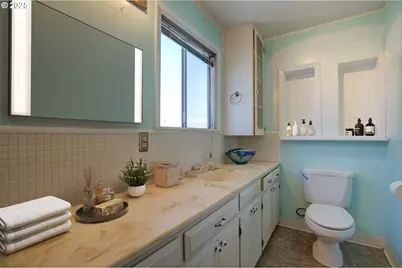 300 NE Tomahawk Island Dr #E10, Portland, OR 97035 - Photo 15