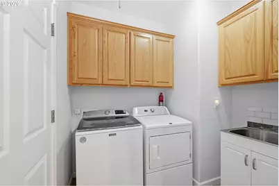 667 72nd St, Springfield, OR 97478 - Photo 31