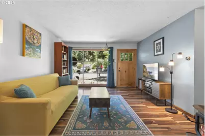 2032 SE 147th Ave, Portland, OR 97233 - Photo 7