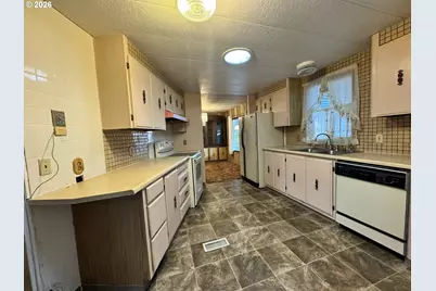 2430 Meadowlark Ln, Kelso, WA 98626 - Photo 13