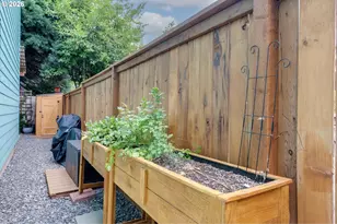 1420 SE Claybourne St, Portland, OR 97202 - Photo 23
