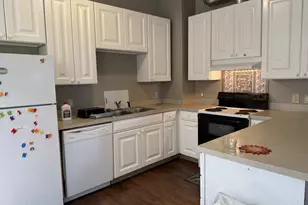 722 NE Couch St, Portland, OR 97232 - Photo 3