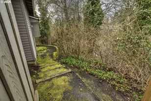 2484 NE Nicki Ct, Hillsboro, OR 97124 - Photo 33