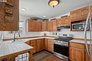 406 W C St, Rainier, OR 97048 - Photo 21