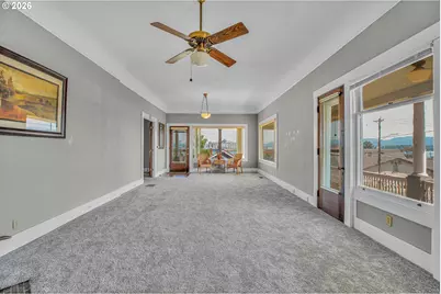 406 W C St, Rainier, OR 97048 - Photo 17