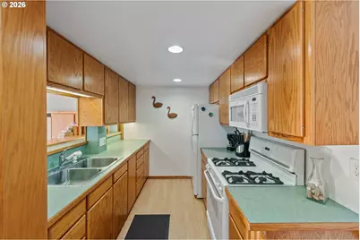 770 18th Ave, Coos Bay, OR 97420 - Photo 31