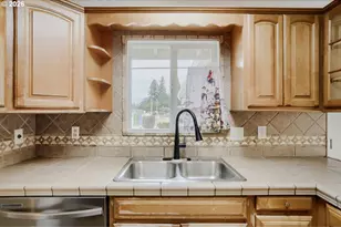 630 SE 134th Ave, Portland, OR 97233 - Photo 7