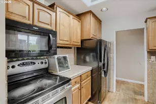 630 SE 134th Ave, Portland, OR 97233 - Photo 7