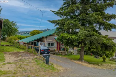725 B St, Myrtle Point, OR 97458 - Photo 13