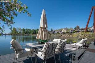 584 N Tomahawk Island Dr, Portland, OR 97217 - Photo 11