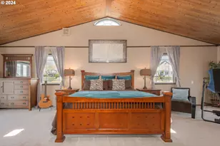 584 N Tomahawk Island Dr, Portland, OR 97217 - Photo 31