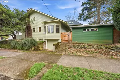 2604 SE Washington St, Portland, OR 97214 - Photo 3
