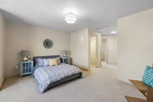 9304 N Richmond Ave, Portland, OR 97203 - Photo 17