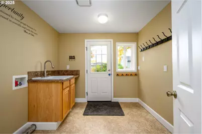 6939 S Zimmerman Rd, Aurora, OR 97002 - Photo 21