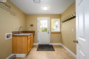 6939 S Zimmerman Rd, Aurora, OR 97002 - Photo 21