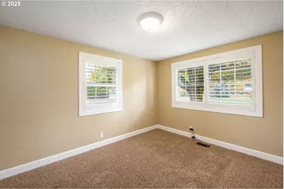 6939 S Zimmerman Rd, Aurora, OR 97002 - Photo 15