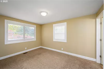 6939 S Zimmerman Rd, Aurora, OR 97002 - Photo 17