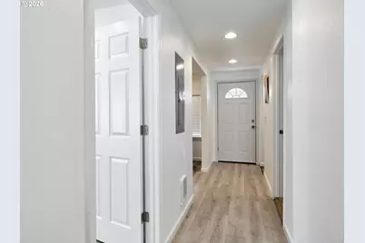 5905 SE Hazel Pl, Milwaukie, OR 97222 - Photo 3