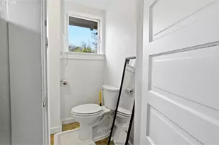 335 SE Baker St, McMinnville, OR 97128 - Photo 17