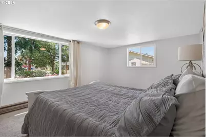 2245 Devos St, Eugene, OR 97402 - Photo 13