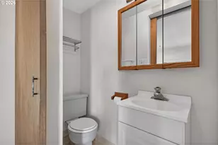 2245 Devos St, Eugene, OR 97402 - Photo 35